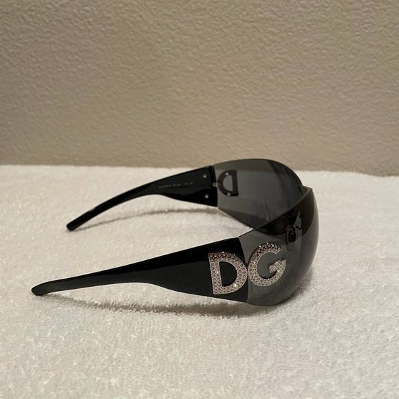 Women’s Dolce and Gabbana New Sunglasses - Picture 2 of 9
